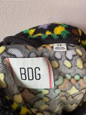 Urban Outfitters BDG Women’s Yosemite Granny Square Pattern Fleece Size Small thumbnail 2