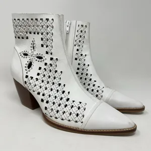Matisse Bello‎ White Lattice Leather Lasercut Boots Size 8.5 Zip Ankle Booties thumbnail 2