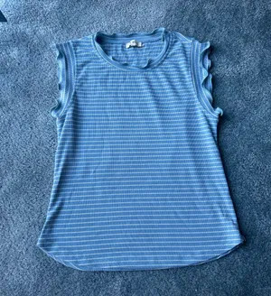 Blue shirt thumbnail 1