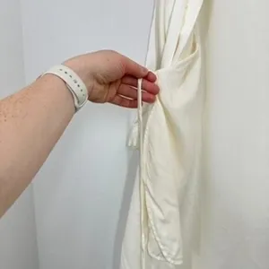 Vera Wang Ivory Short Kimono Robe Bridal Pictures Wedding Day Romantic Classic thumbnail 4