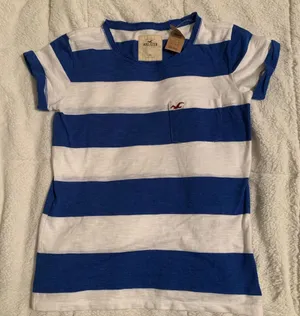 Hollister Tee thumbnail 1