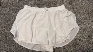 Women’s All in Motion High-Rise Flutter Shorts M thumbnail 2