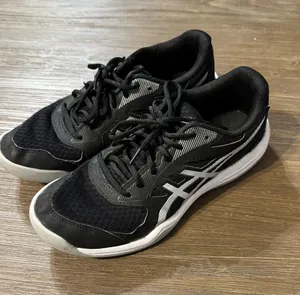 ASICS Upcourt 5 Black & White Volleyball Court Sneakers thumbnail 1