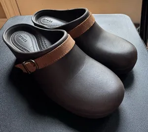 Crocs Sarah Clog Mule Dual Comfort Espresso 203631 Womens Size 7 thumbnail 1