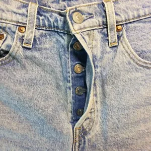 Levi’s 501 Jean shorts 28 button-fly light wash distressed thumbnail 3