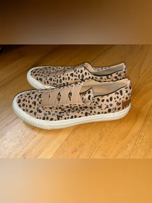 Women's Blowfish Slip-On Leopard Print Canvas Sneakers thumbnail 2