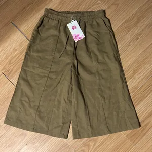 NWT medium Super cropped ladies long short pants, Wide leg thumbnail 1