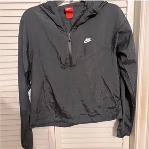 NIKE BLACK HOODED WINDBREAKER SIZE SMALL thumbnail 10