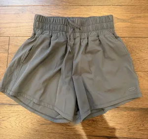 Southern Shirt Company Women’s Lined Hybrid Shorts in Gray Size Small - C72-029 thumbnail 1