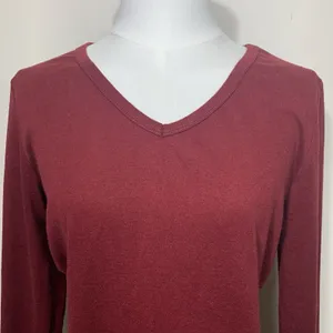 Yidarton V-Neck‎ Top Womens Small Burgundy Long Sleeve Curved Hem Solid Tee thumbnail 3