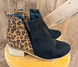 Boutique by Corkys Women’s Size 8 Black Leopard Print Ankle Booties Cutout thumbnail 1