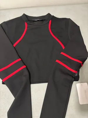 Winwin Elegant black top thumbnail 1