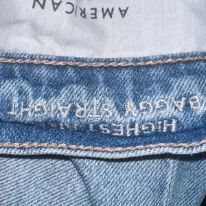 American Eagle Strigid Baggy Straight Jeans Women's 6R High Rise Distressed thumbnail 4