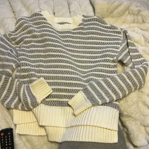 Aeropostale Sweater thumbnail 1