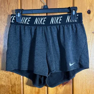 Nike Women's Black Athletic Shorts size medium sports shorts gym causal shorts thumbnail 1