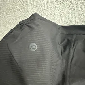 Lululemon Beyond The Studio Crop Pants Black Athletic‎ Athleisure Women's 6 thumbnail 3