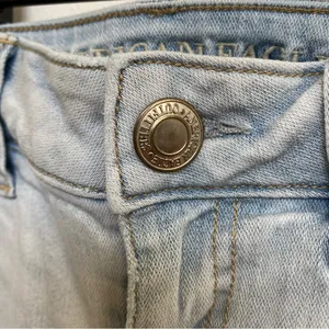 American Eagle Outfitters AEO Women's Super Stretch Light‎ Wash Jeggings Jeans 2 thumbnail 3