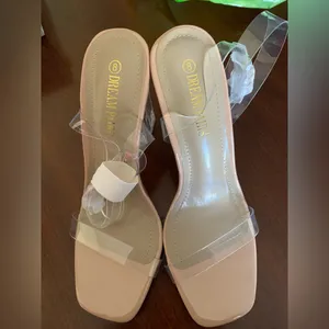 Clear heels Size 8 thumbnail 3
