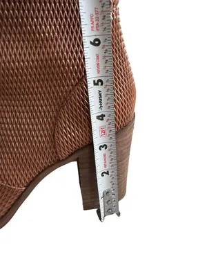 HINGE Brown Tan Textured Leather Heels Boots Size 8.5 thumbnail 8