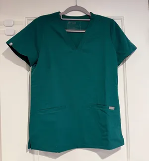 FIGS Casma Three Pocket Scrub Top Women's Size XS Technical Collection Green NWT thumbnail 1