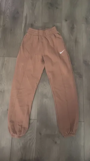 Nike Sweatpants thumbnail 1