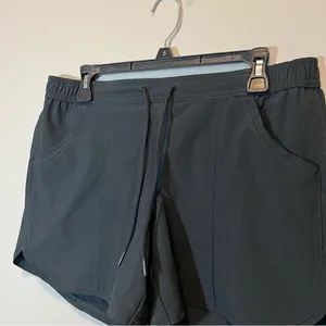 Lands’ End Women’s Black Athletic Shorts‎ 10 thumbnail 2
