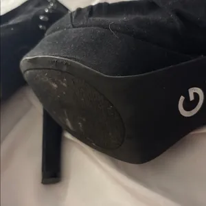 FINAL MARKDOWN Guess Black Peep-Toe Heeled Boots 7 thumbnail 6