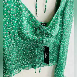 LULUS Green Long Sleeve Cropped Top Blouse Size L NWT thumbnail 5