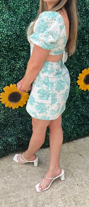 Dress thumbnail 2