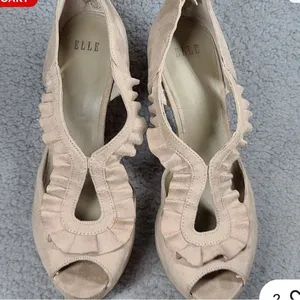 - Elle cream ruffle Victorian nude heels size 6.5 platform style y2k thumbnail 6