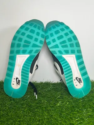 Nike Air Sneakers Black White Teal Women’s 6 Casual Running Shoes 861346-003 thumbnail 7
