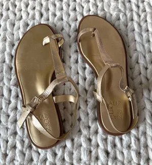 Naturalizer Gold Fifi Toe Loop Flat Sandal, size 7 thumbnail 1