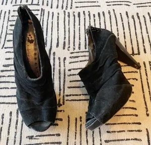 Libby Edelman Black Suede Slouch Peep Toe Heel Booties Size 9.5 thumbnail 1