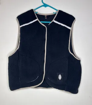 FP Movement Free People Mountain High Sherpa Fleece Vest - Black- Size XS thumbnail 1