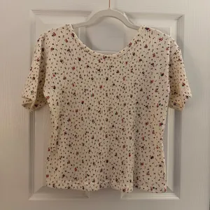 Cream Floral Smocked Short Sleeve Knit Top thumbnail 1