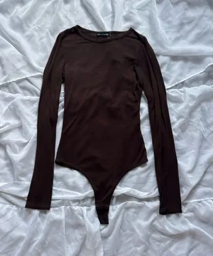PrettyLittleThing Long Sleeve Bodysuit thumbnail 1