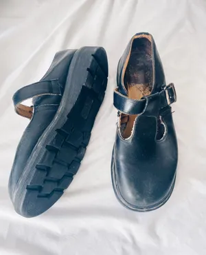 Dr. Martens vintage 80s POLLEY SMOOTH LEATHER MARY JANES / woman’s 10 / made in england / distressed thumbnail 1