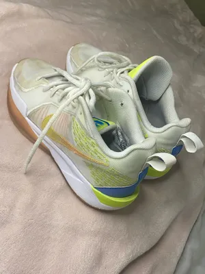 Nike Sabrina 2 SE GS "Hesi Hitter" Basketball Lemon Twist Kids Size 6.5 thumbnail 3