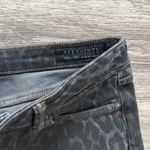All Saints Gray Leopard Print Jeans 27 High rise Straight Leg Denim Cropped Rock thumbnail 5