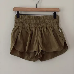 FREE PEOPLE MOVEMENT The Way Home Shorts High Rise Running Olive Green‎ Size S thumbnail 3