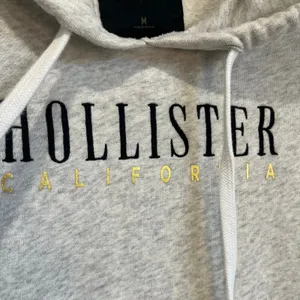 Hollister California Graphic Hoodie Floral Sleeve‎ Embroidery Gray Pullover M thumbnail 3