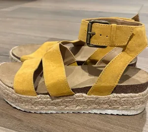 Universal Thread Annie espadrille style sandals yellow size‎ 6 thumbnail 1