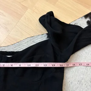 REFORMATION Black Reign Top along Sleeve Smock Back‎ Size 6 thumbnail 6