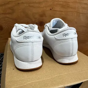 Reebok Women's White Trainers thumbnail 4