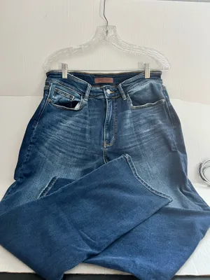 Judy Blue Straight Fit Ladies Jeans thumbnail 1