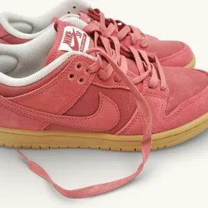 Nike SB Dunk Low Adobe Womens 6.5 Mens 5 Red Gum‎ Skate Shoes DV5429-600 thumbnail 3