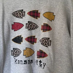 Gildan Gray Kansas City Sweatshirt with Patterned Arrows thumbnail 2