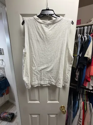 Old Navy Top Tank thumbnail 2