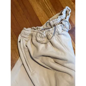 Nike x Billie Eilish NRG Fleece Sweatpants Mushroom‎ Beige Oversized L thumbnail 10