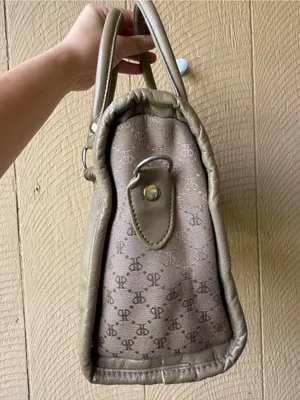 Beautiful VTG Paco Paris satchel bag in a neutral taupe thumbnail 4